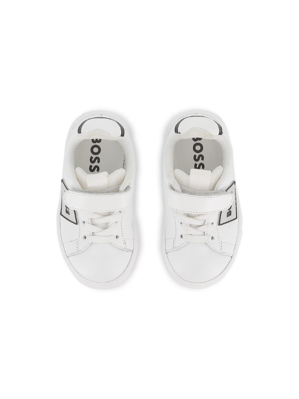 BASKETS EN CUIR DE VACHETTE