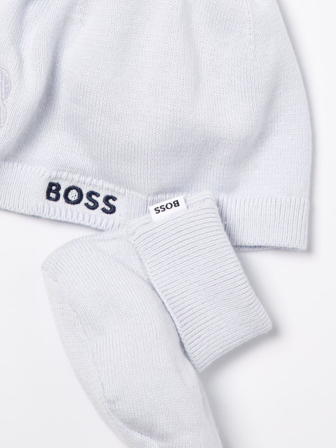 ENSEMBLE BONNET ET CHAUSSONS BOSS – BLEU CLAIR