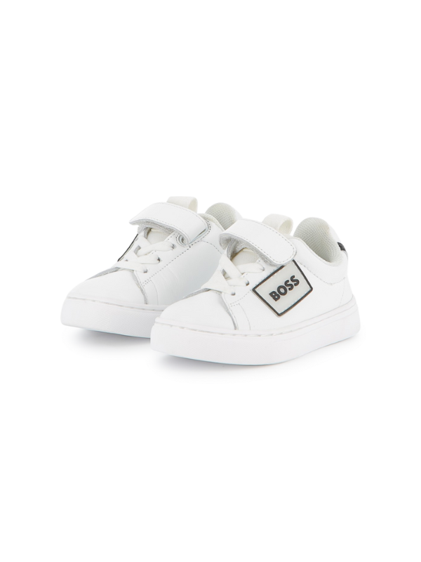 BASKETS EN CUIR DE VACHETTE