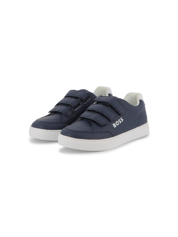 BASKETS EN CUIR DE VACHETTE